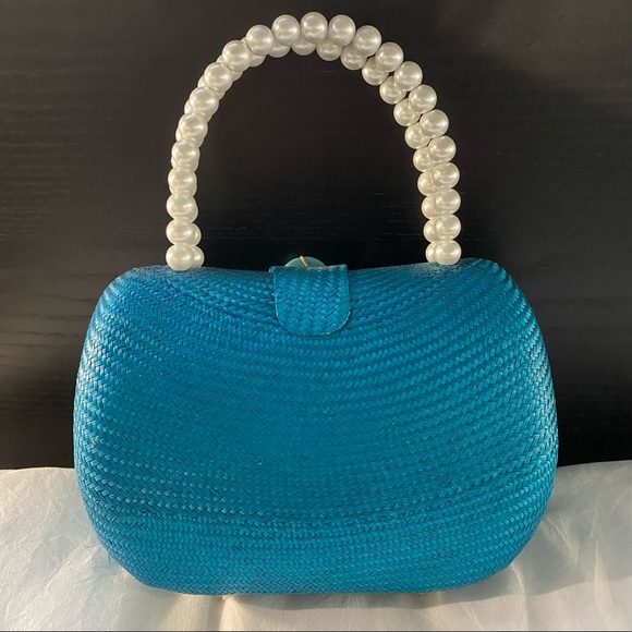 Beautiful woven handcrafted purse! 💙 - Picture 2 of 7